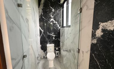 Casa en venta con vista a campo y lago en la privada Kilil, Yucatán Country Club