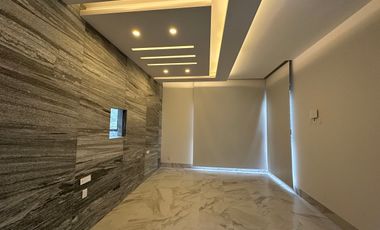 Casa en venta con vista a campo y lago en la privada Kilil, Yucatán Country Club