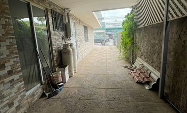 VENTA LOCAL COMERCIAL  EXCELENTE UBICACION