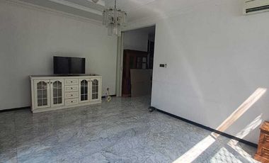 DISEWAKAN RUMAH SIAP HUNI DI PONDOK INDAH JAKARTA SELATAN