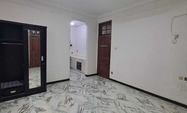 DISEWAKAN RUMAH SIAP HUNI DI PONDOK INDAH JAKARTA SELATAN