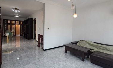 DISEWAKAN RUMAH SIAP HUNI DI PONDOK INDAH JAKARTA SELATAN