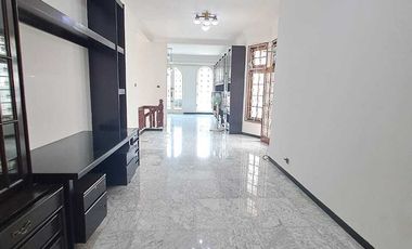 DISEWAKAN RUMAH SIAP HUNI DI PONDOK INDAH JAKARTA SELATAN