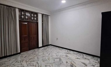 DISEWAKAN RUMAH SIAP HUNI DI PONDOK INDAH JAKARTA SELATAN