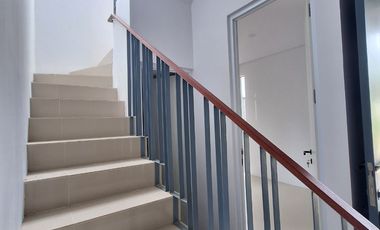 Jual Rumah 2 lantai model estetik modern dekat stasiun rawa buntu