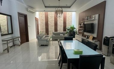Jual Cepat Rumah Mewah 2 1/4 lantai, SHM 180 m2, Tomang, Jakarta Barat