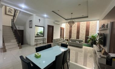 Jual Cepat Rumah Mewah 2 1/4 lantai, SHM 180 m2, Tomang, Jakarta Barat