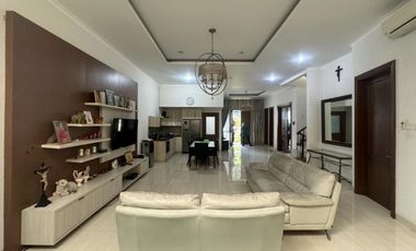 Jual Cepat Rumah Mewah 2 1/4 lantai, SHM 180 m2, Tomang, Jakarta Barat