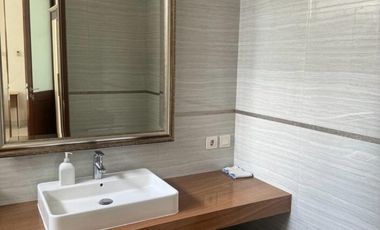 Jual Cepat Rumah Mewah 2 1/4 lantai, SHM 180 m2, Tomang, Jakarta Barat