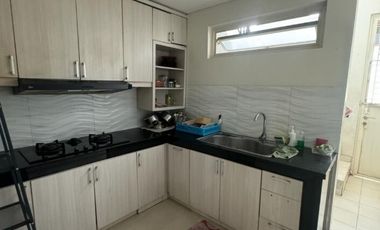 Jual Cepat Rumah Mewah 2 1/4 lantai, SHM 180 m2, Tomang, Jakarta Barat
