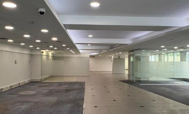 Local Comercial en Arriendo en Avenida Andrés Bello 2715