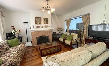 Casa en Venta en Vía Regina/Monseñor Edwards