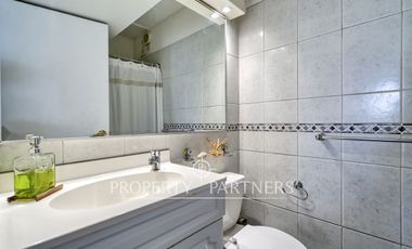 VENTA DE LUMINOSO Y AMPLIO DEPARTAMENTO, INMEJORABLE UBICACIÓN EN LA REINA CENTRAL