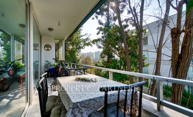 VENTA DE LUMINOSO Y AMPLIO DEPARTAMENTO, INMEJORABLE UBICACIÓN EN LA REINA CENTRAL