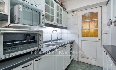 VENTA DE LUMINOSO Y AMPLIO DEPARTAMENTO, INMEJORABLE UBICACIÓN EN LA REINA CENTRAL