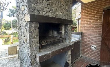 Dos amplias viviendas a la venta en Costa del Este - Calle Amapolas e/ Av. 1 y 2 75