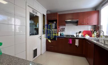 CASA EN CONDOMINIO PEÑALOLÉN 4D3B (PISCINA)