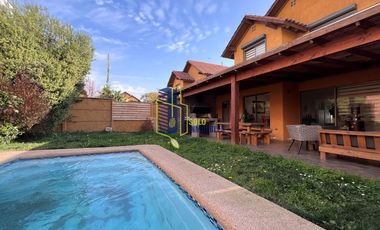 CASA EN CONDOMINIO PEÑALOLÉN 4D3B (PISCINA)