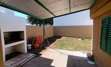 Las Palmas, Una planta , escritura ,cochera y Patio !