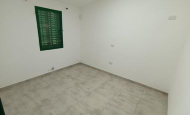 Las Palmas, Una planta , escritura ,cochera y Patio !