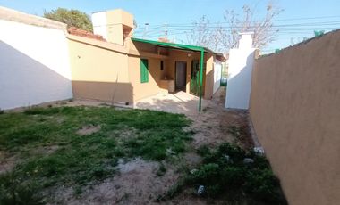 Las Palmas, Una planta , escritura ,cochera y Patio !