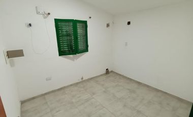 Las Palmas, Una planta , escritura ,cochera y Patio !