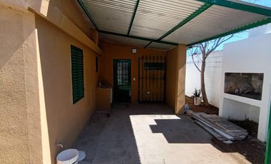 Las Palmas, Una planta , escritura ,cochera y Patio !