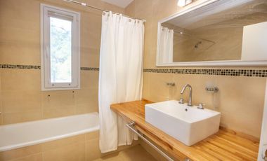 Alquiler temporal, Casa, Costa Esmeralda, barrio Golf, lote al 500