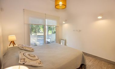 Alquiler temporal, Casa, Costa Esmeralda, barrio Golf, lote al 500