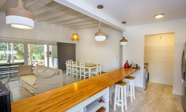 Alquiler temporal, Casa, Costa Esmeralda, barrio Golf, lote al 500