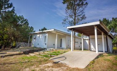 Alquiler temporal, Casa, Costa Esmeralda, barrio Golf, lote al 500