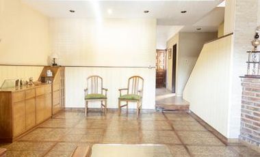 VENTA LOCAL CON VIVIENDA  314 M2 VALENTIN ALSINA