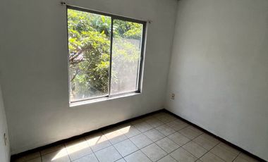 CASA EN VENTA 2 PLANTAS, 3 RECÁMARAS, 2 BAÑOS, COCHERA PARA 2 AUTOS