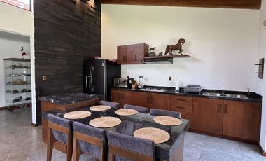 Casa en venta con salida al lago de  Pátzcuaro, Santiago Tzipijo, Michoacán