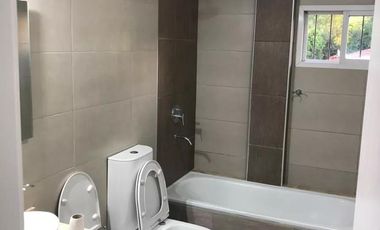 Casa en venta - 4 Dormitorios 2 Baños - Cochera - 300Mts2 - Merlo