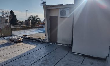 Casa en venta - 2 Dormitorios 2 Baños - Cochera - 200Mts2 - Bernal