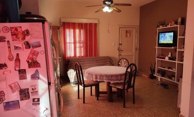 Casa en venta - 2 Dormitorios 2 Baños - Cochera - 200Mts2 - Bernal