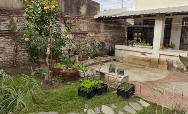 Casa en venta - 2 Dormitorios 2 Baños - Cochera - 200Mts2 - Bernal