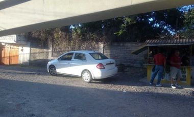 VENTA DE  TERRENO  Y  CASA CON ALBERCA