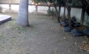 VENTA DE  TERRENO  Y  CASA CON ALBERCA