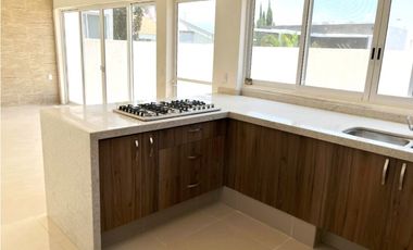 Venta Casa Nueva en Jardínes de Ahuatlán, Cuernavaca Mor.