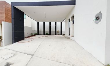 Casa en VENTA EN ESQUINA fraccionamiento LOMAS DE LA RIOJA