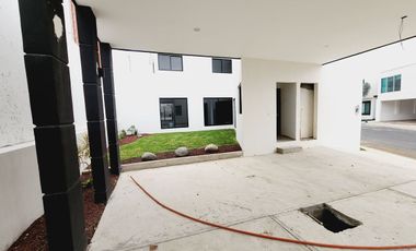 Casa en VENTA EN ESQUINA fraccionamiento LOMAS DE LA RIOJA