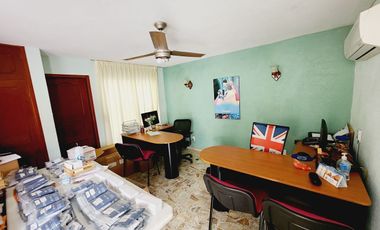 Casa VENTA terreno grande para casa,  oficinas o hacer edificio Colonia Zaragoza