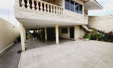 Casa VENTA terreno grande para casa,  oficinas o hacer edificio Colonia Zaragoza