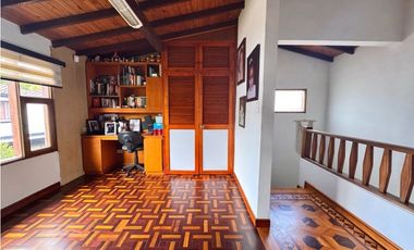 Vendo hermosa casa reformada en Rionegro. Sector Jumbo