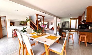 Vendo hermosa casa reformada en Rionegro. Sector Jumbo