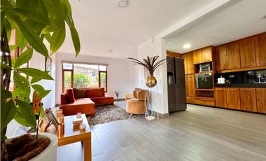 Vendo hermosa casa reformada en Rionegro. Sector Jumbo