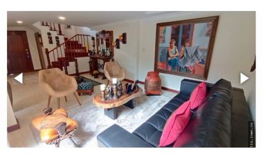 SE VENDE HERMOSA CASA - PINARES