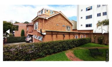 SE VENDE HERMOSA CASA - PINARES